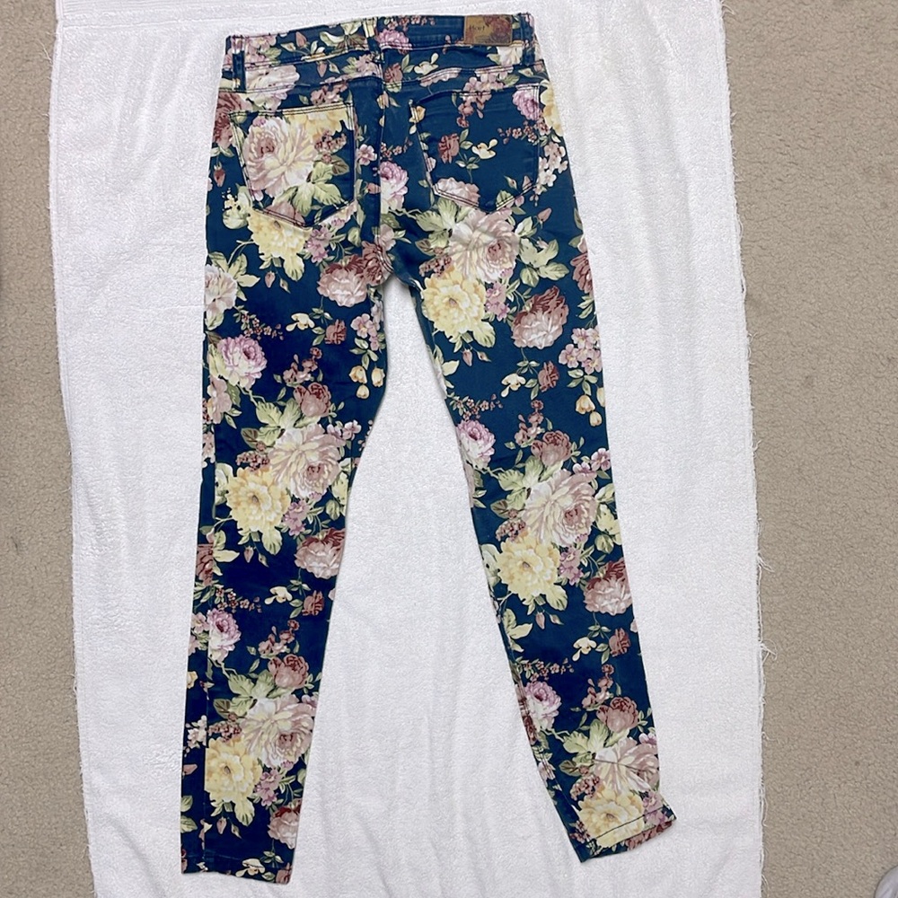 Floral Jeans - Picture 2 of 4